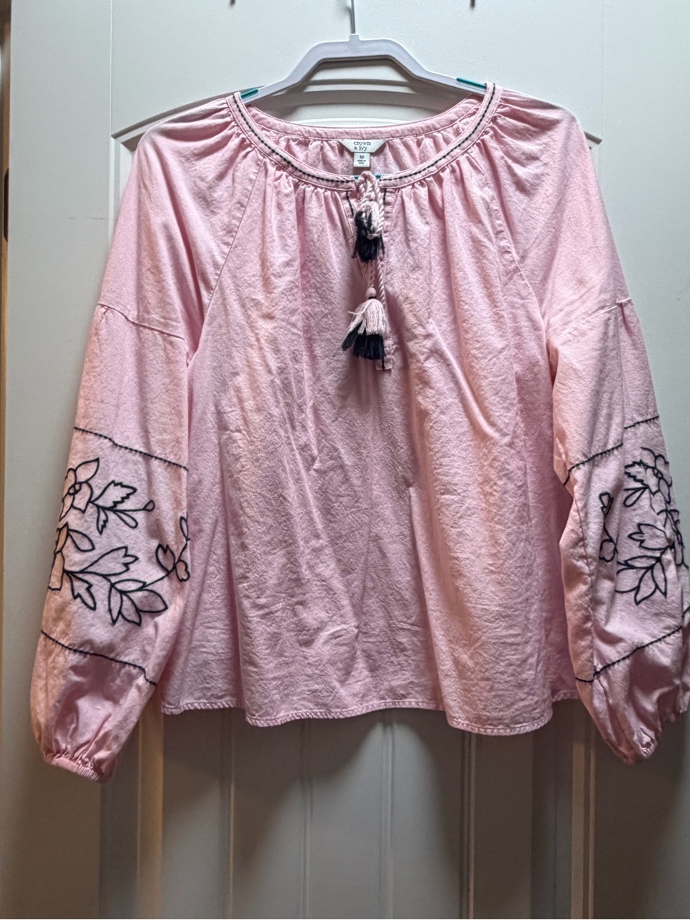 crown & ivy Pink Embroidered Tassel Peasant Blouse
